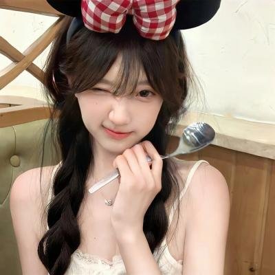 白月光塌房后，真命天子找上门啦