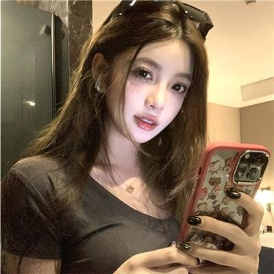 君是慕容卿似花